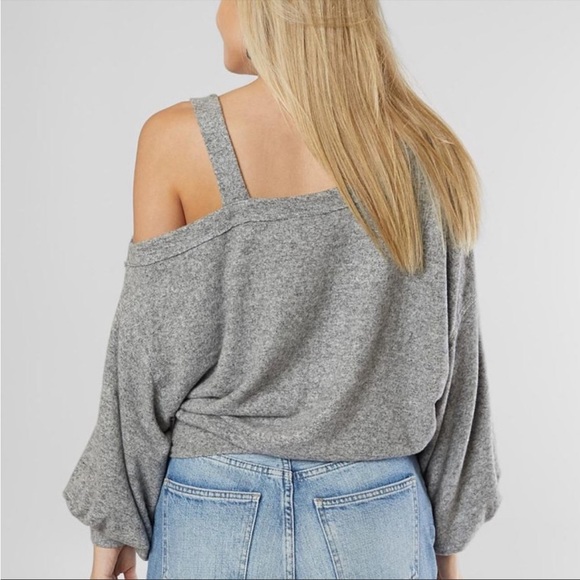 Free People Flaunt It Cold Shoulder Baloon Sleeve Long Sleeve Sweater Top - Picture 3 of 10